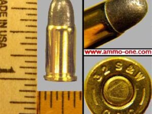 .32 smith & wesson short by cbc, one cartridge. .32 smith & wesson short by cbc, one cartridge.